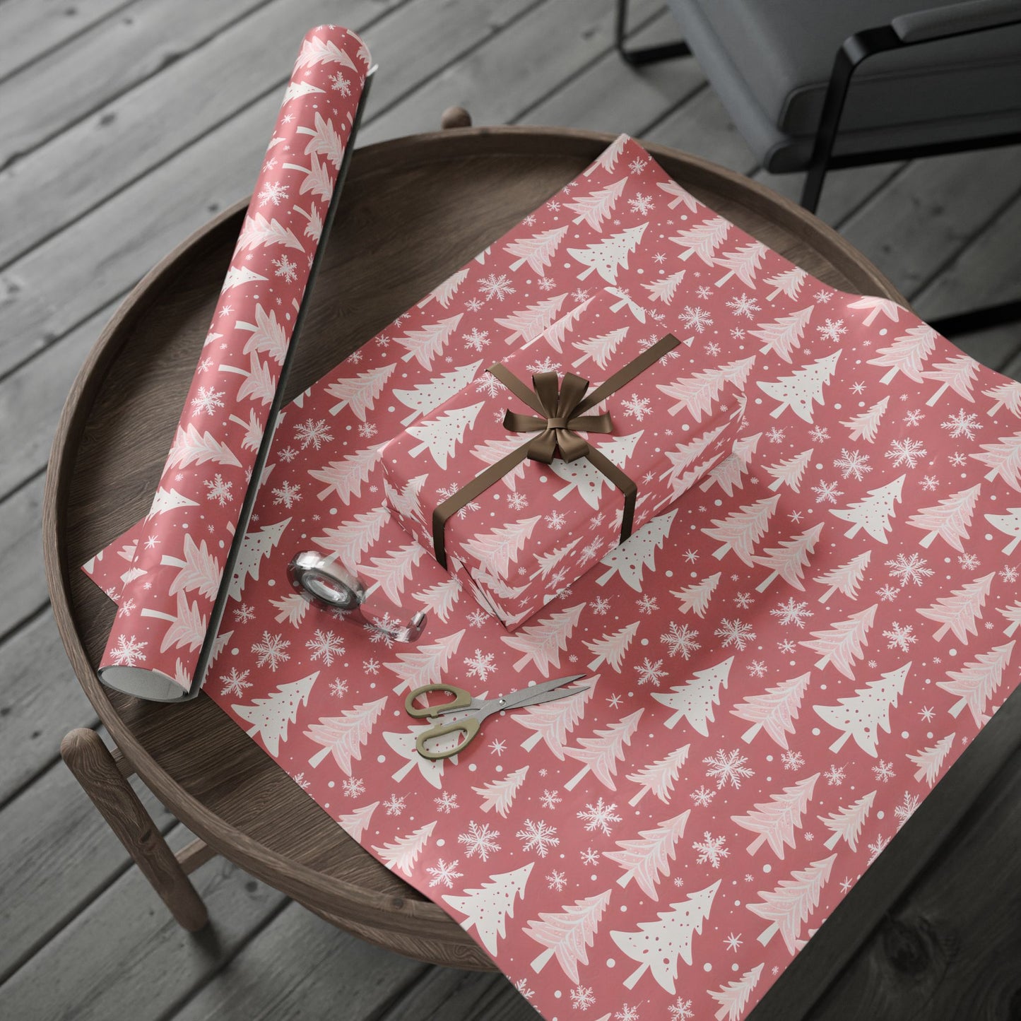 Blush Blizzard – Chic Pink Tree