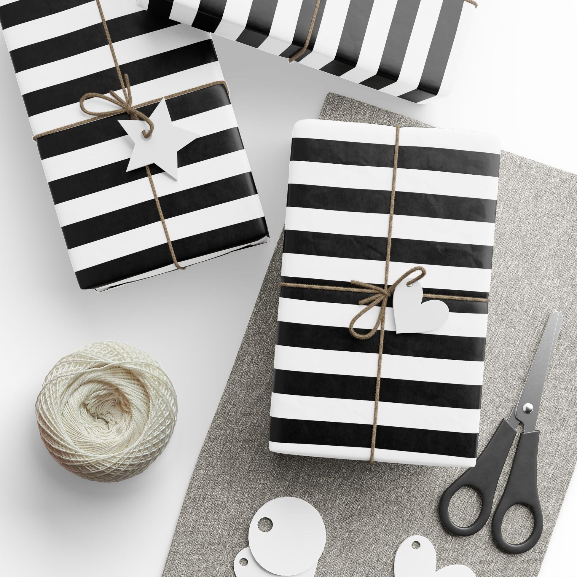 Black & White Stripes – Minimalist Wrap