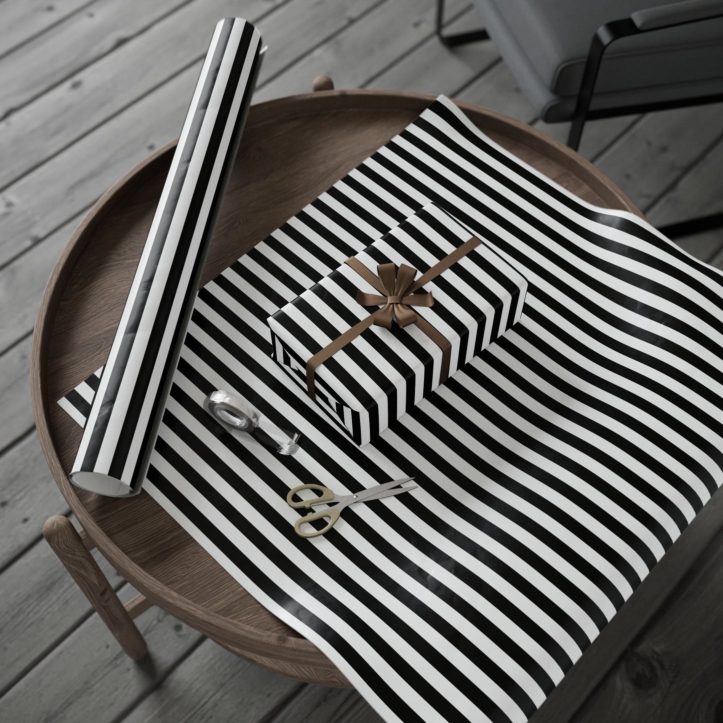 Black & White Stripes – Minimalist Wrap