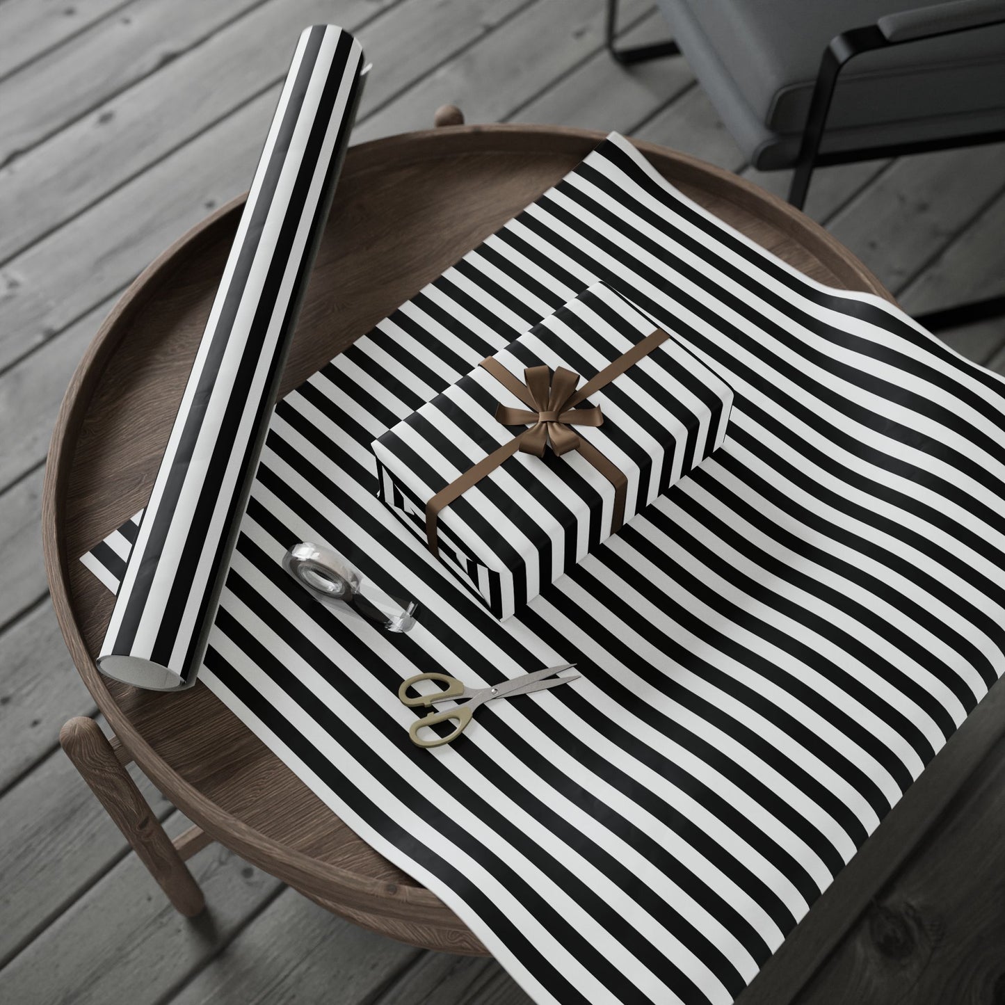 Black & White Stripes – Minimalist Wrap