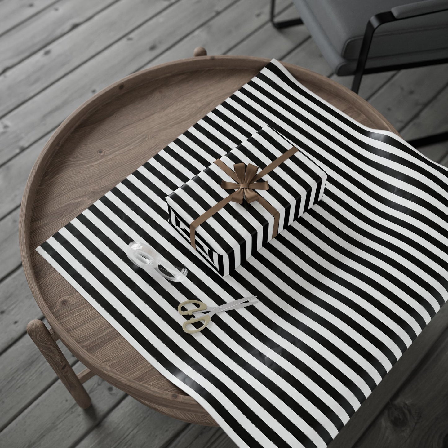 Black & White Stripes – Minimalist Wrap